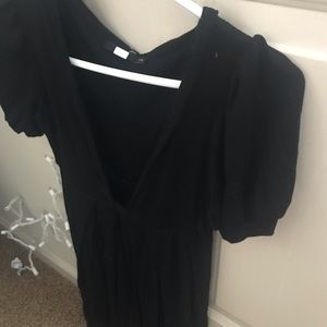 💛4/20 sale if you bundle Cute little black dress with sleeves